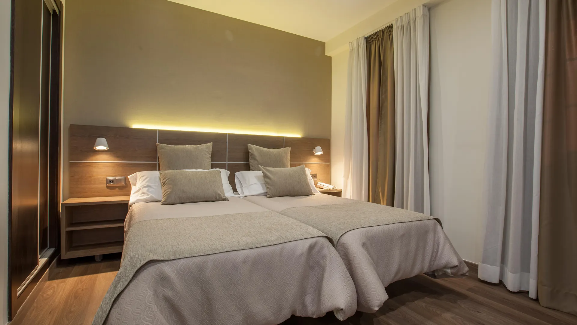 Hotel Don Paco Малага