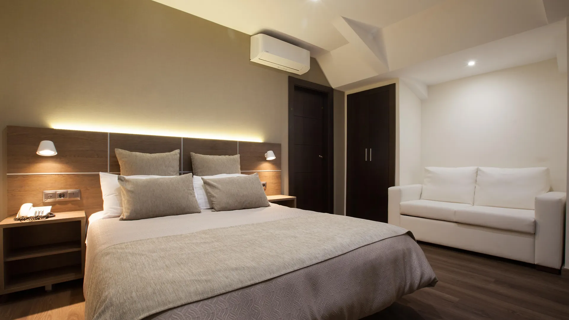 Hotel Don Paco Малага