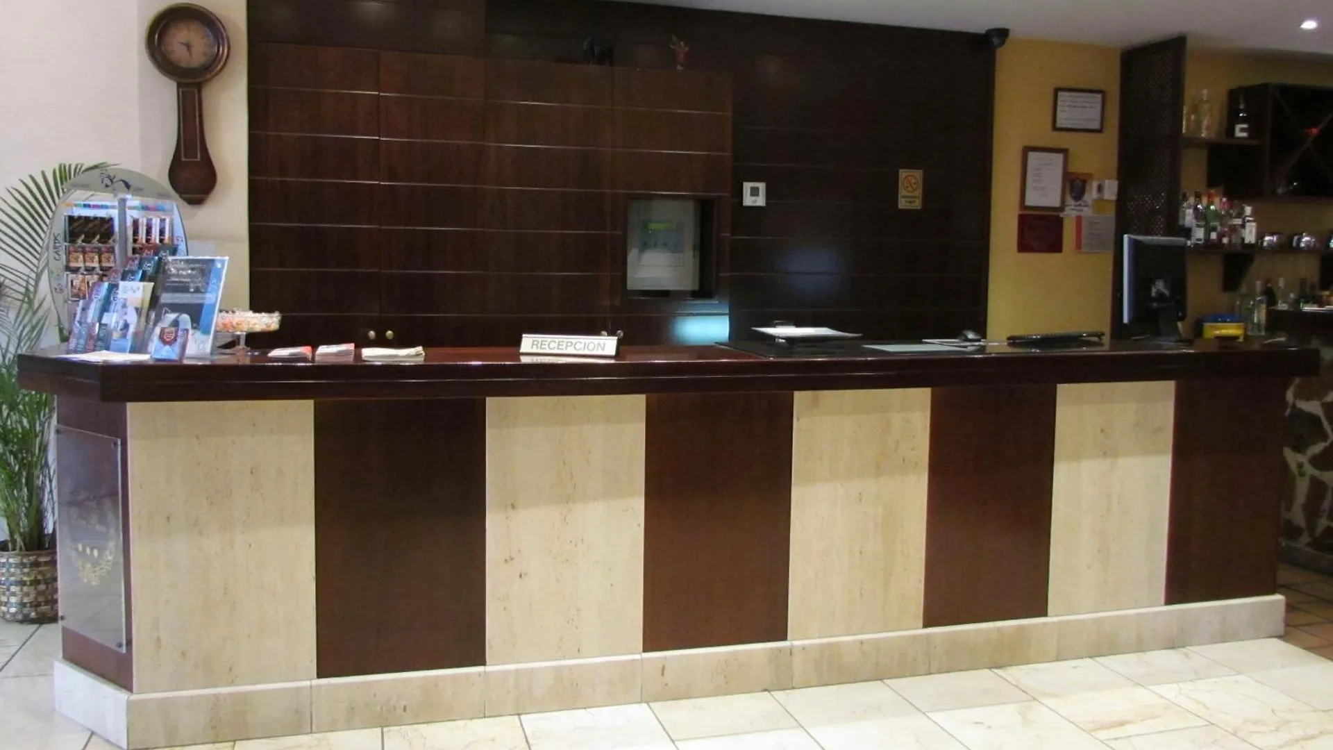 Hotel Don Paco Малага